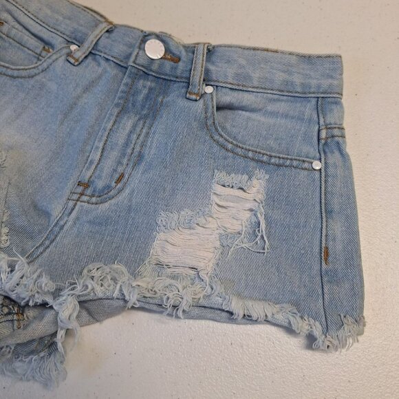 Forever 21 Denim Shorts Hot Pants Cut Off Light Wash Womens Size 24 Distressed - Picture 2 of 9